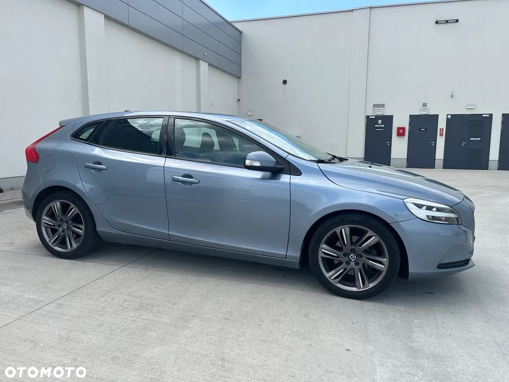 Volvo V40 T2 - 4