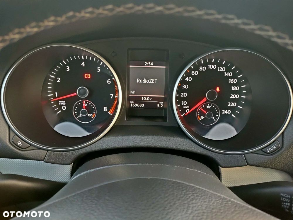 Volkswagen Golf - 25