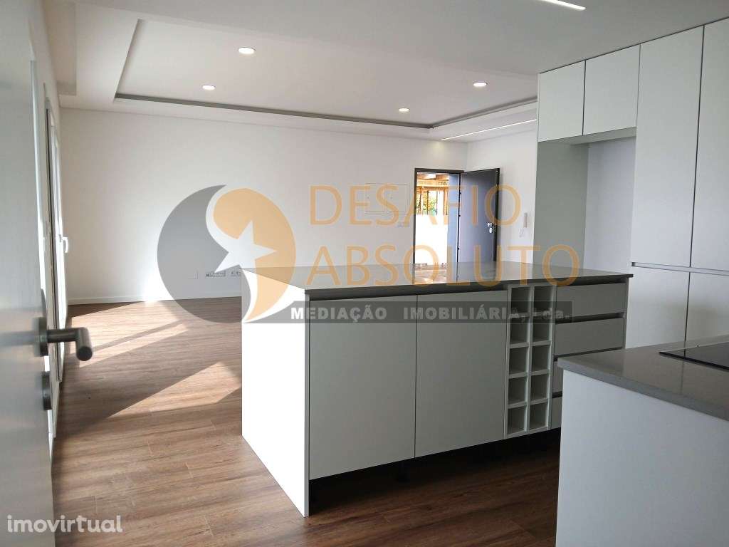 MORADIA T4 NOVA - FERNÃO FERRO - Grande imagem: 2/16