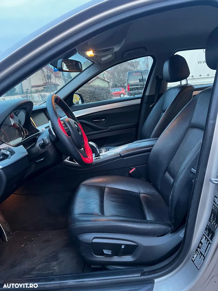BMW Seria 5 525d xDrive - 15