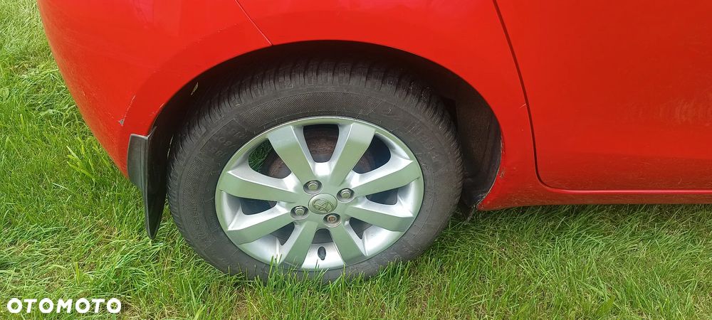 Toyota Yaris 1.3 Luna Premium - 18