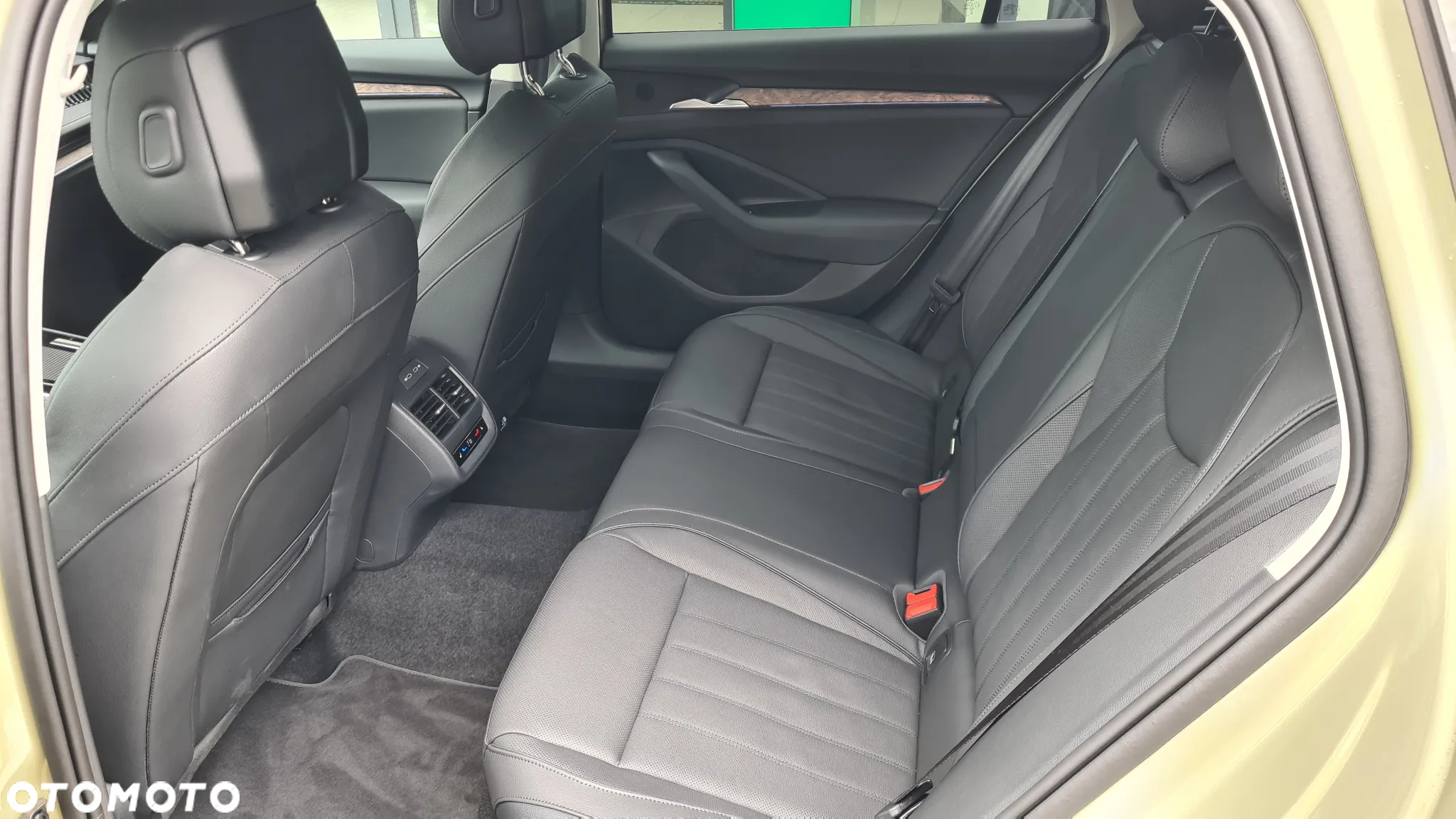 Skoda Superb 2.0 TDI SCR 4x4 L&K DSG - 26