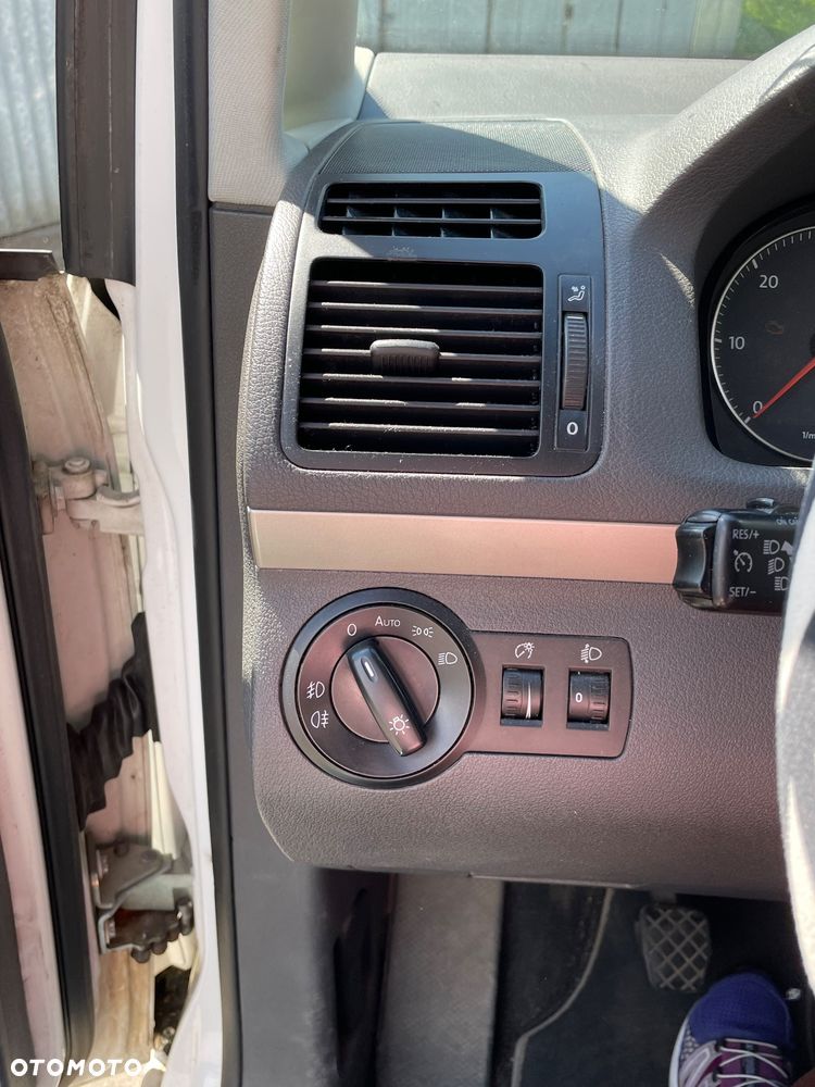 Volkswagen Touran 1.9 TDI Freestyle - 11