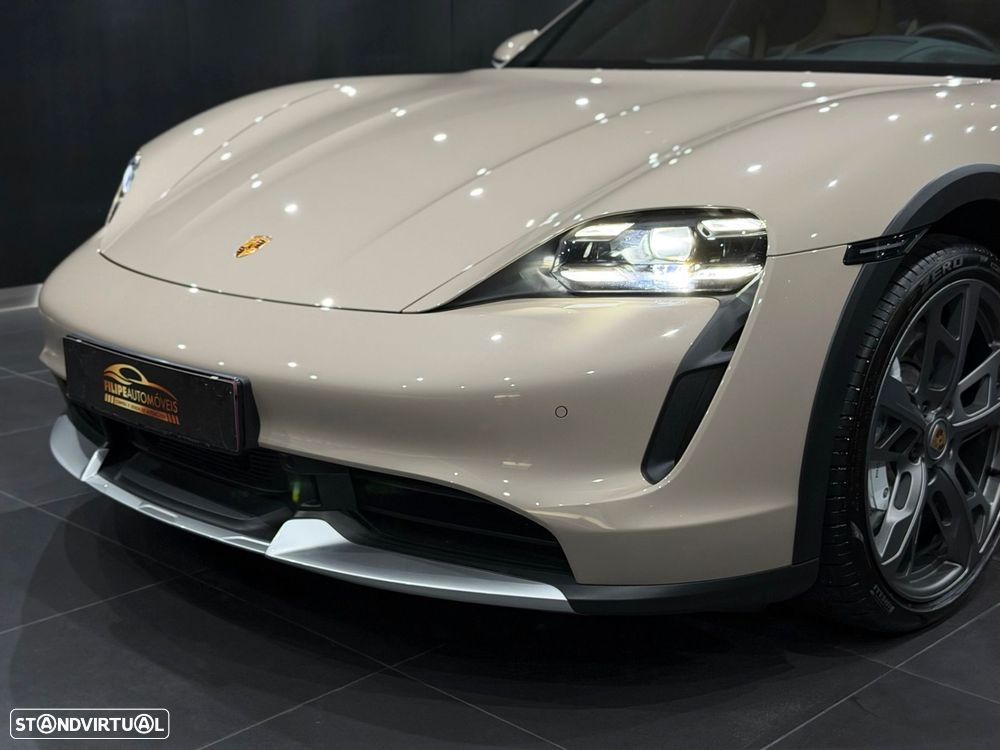 Porsche Taycan Cross Turismo Turbo - 10