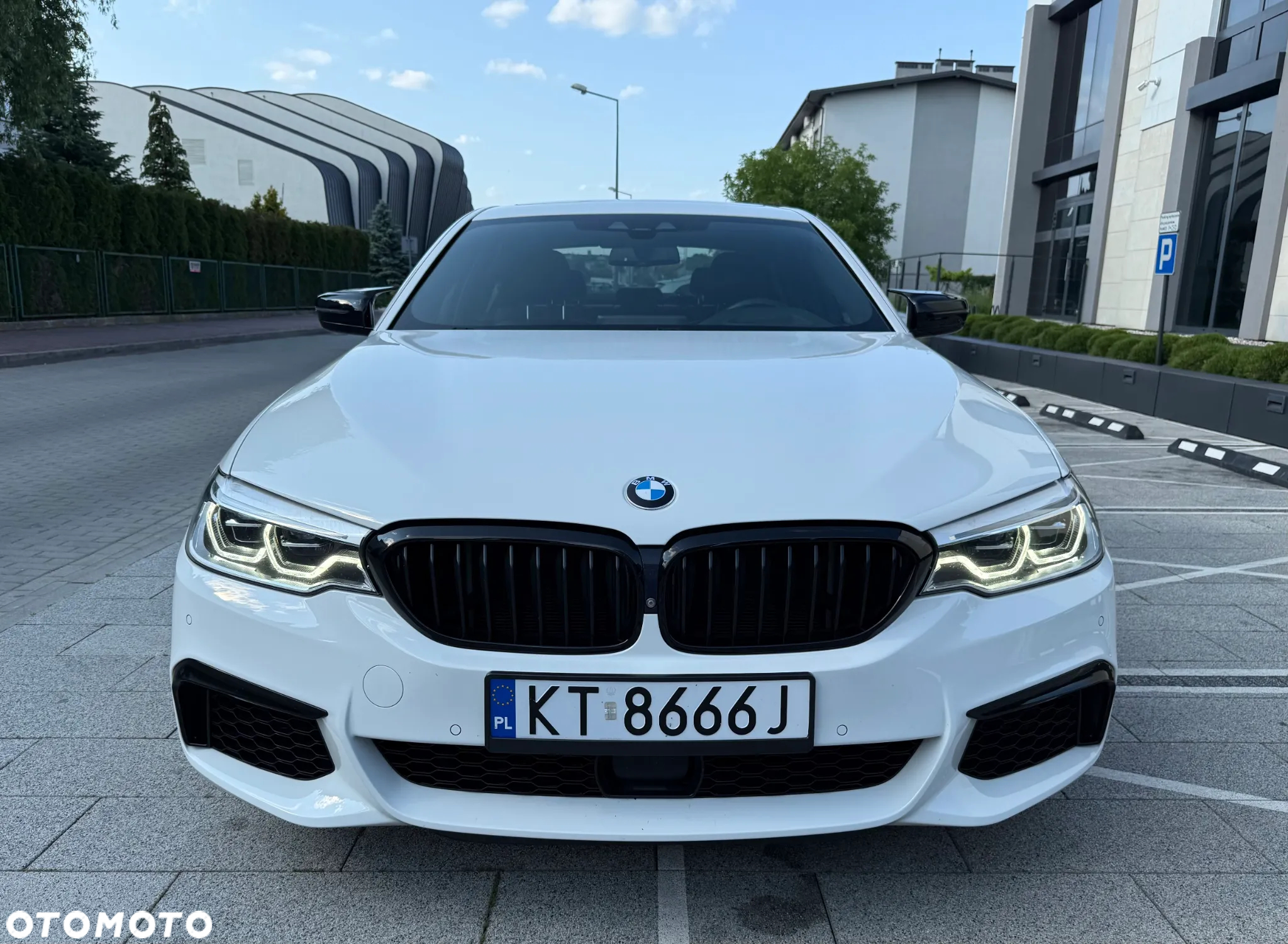 BMW Seria 5 M550i xDrive sport - 2