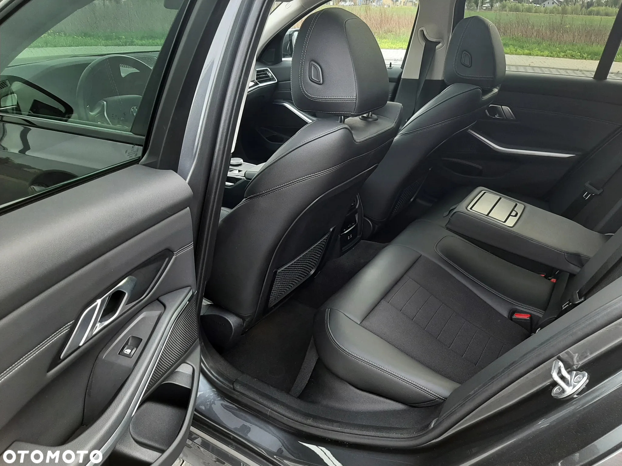 BMW Seria 3 330d Touring xDrive - 24