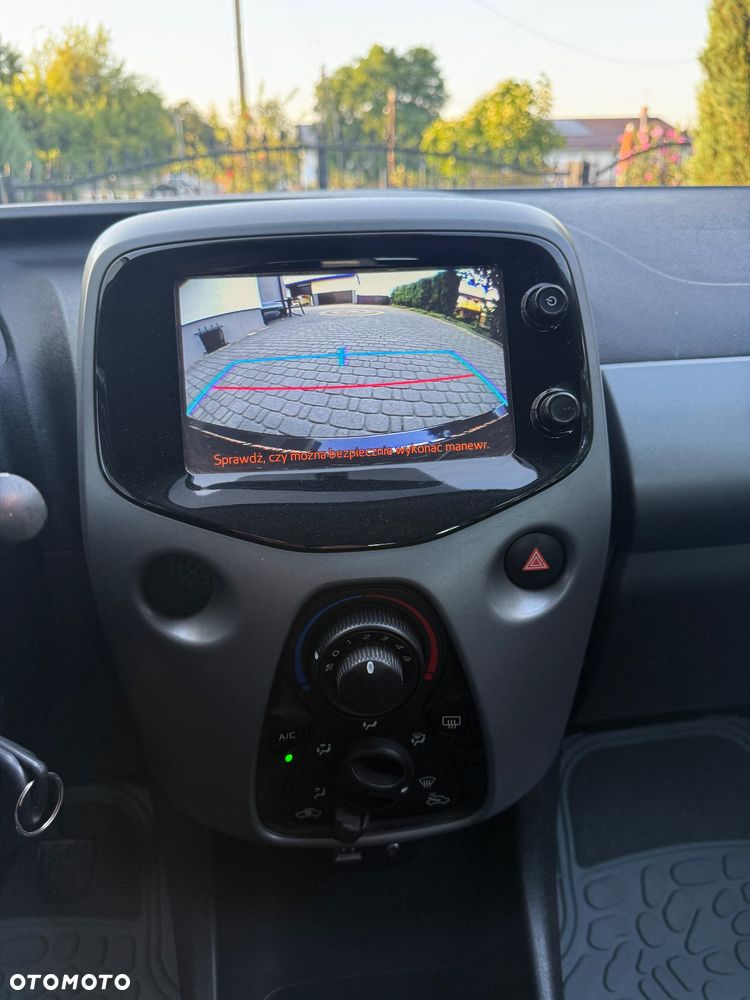 Toyota Aygo x-play - 12