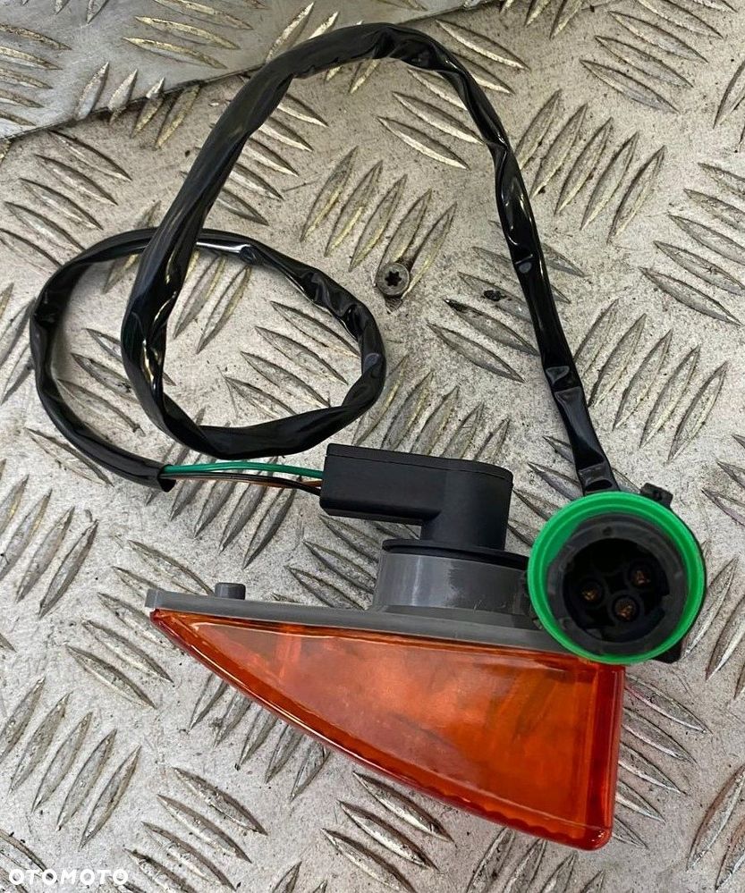 KIERUNKOWSKAZ/MIGACZ LEWY + PRZEWÓD MERCEDES ACTROS MP2 MP3 td03-50-001lw - 2