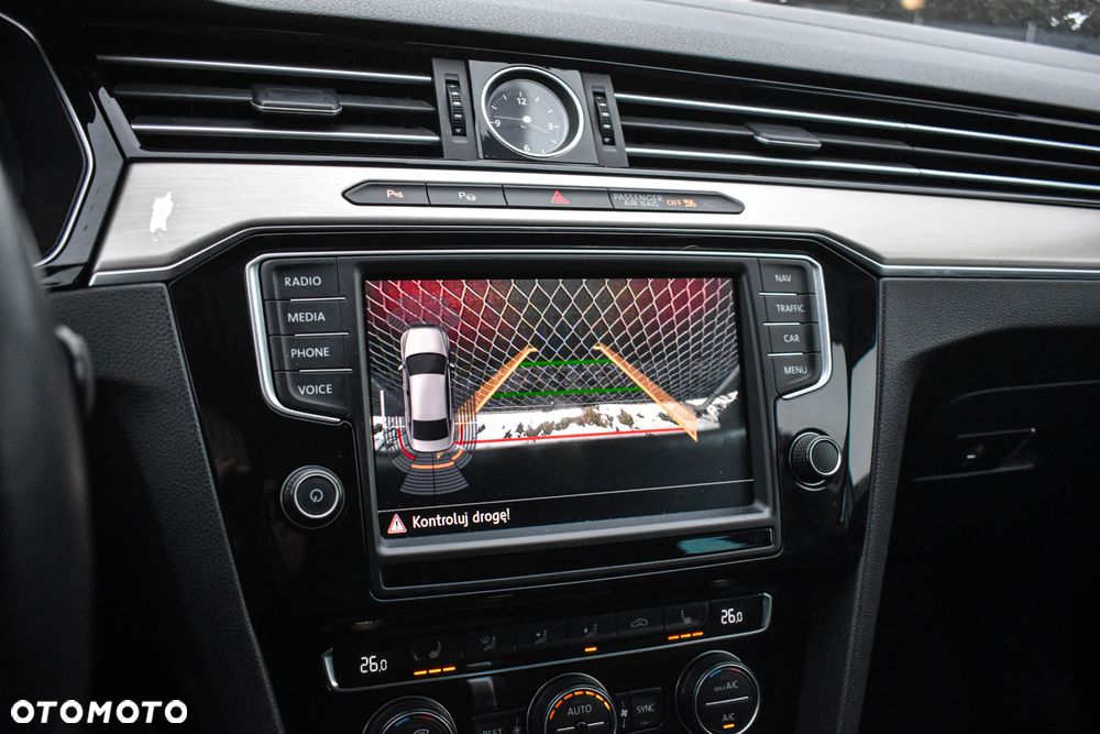 Volkswagen Passat 2.0 TDI DSG BlueMotion Technology R-Line - 8