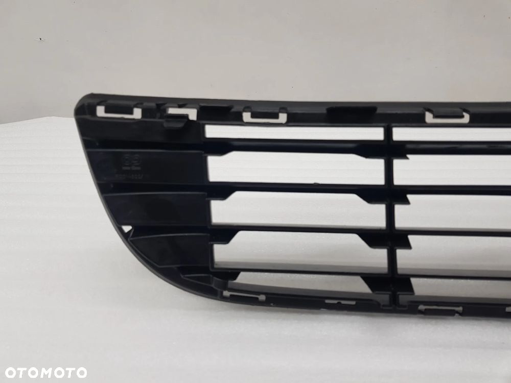 PEUGEOT PARTNER CITROEN BERLINGO III 07- KRATKA ŚRODKOWA ZDERZAKA PRZEDNIEGO , NR 9681519877 , NR AUKCJI K16 - 12