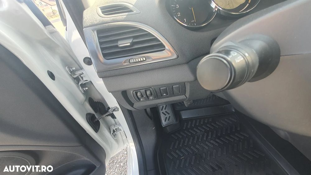 Renault Megane dCi 95 FAP Paris Business - 11