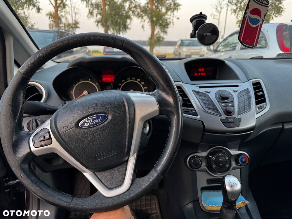 Ford Fiesta 1.4 Ghia EU5 - 8