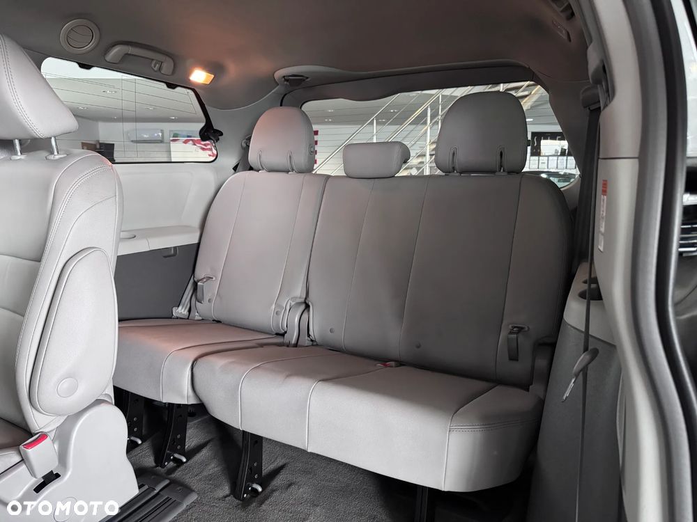 Toyota Sienna 3.5 V6 - 9