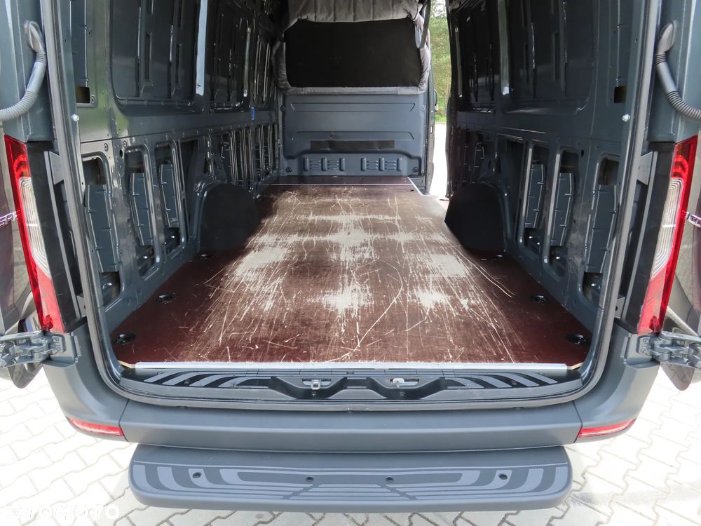Mercedes-Benz Sprinter 319 CDI 190 KM 9G-Tronic Automat Model 907 Furgon Blaszak Ekstra Długi LONG MAXI + 4800 mm Rozstaw Osi 4325 mm Ładowność 981 Kg GWARANCJA FABRYCZNA Kabina Sypialniana + WEBASTO FULL Opcja Wyposażenia OKAZJA DOSTĘPNY I GOTOWY - 18