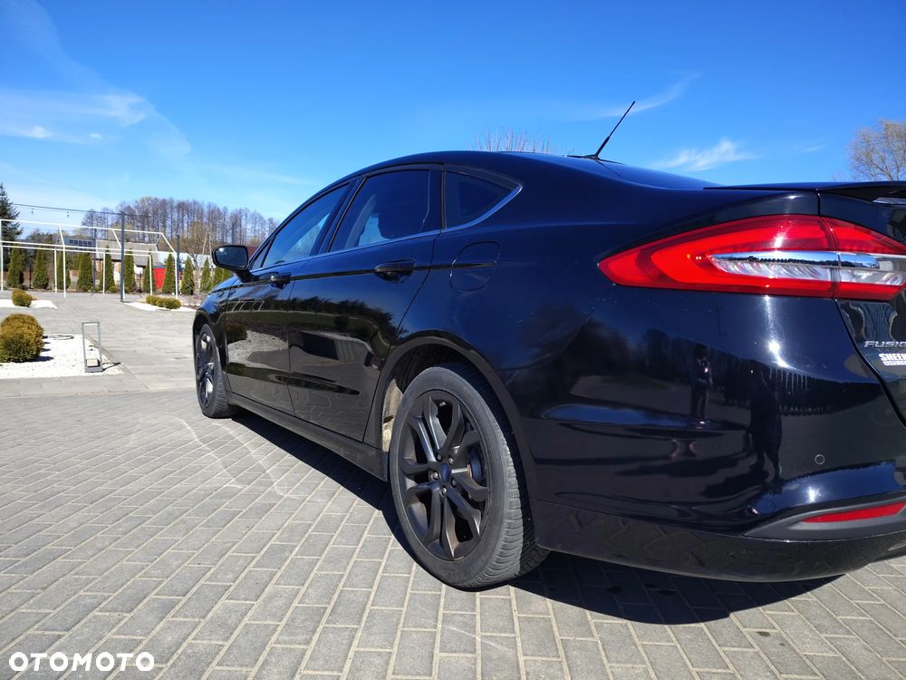 Ford Fusion - 16