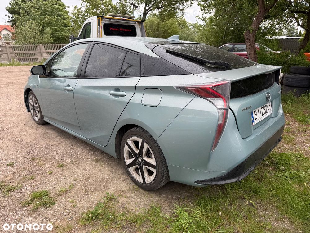 Toyota Prius (Hybrid) Executive - 4
