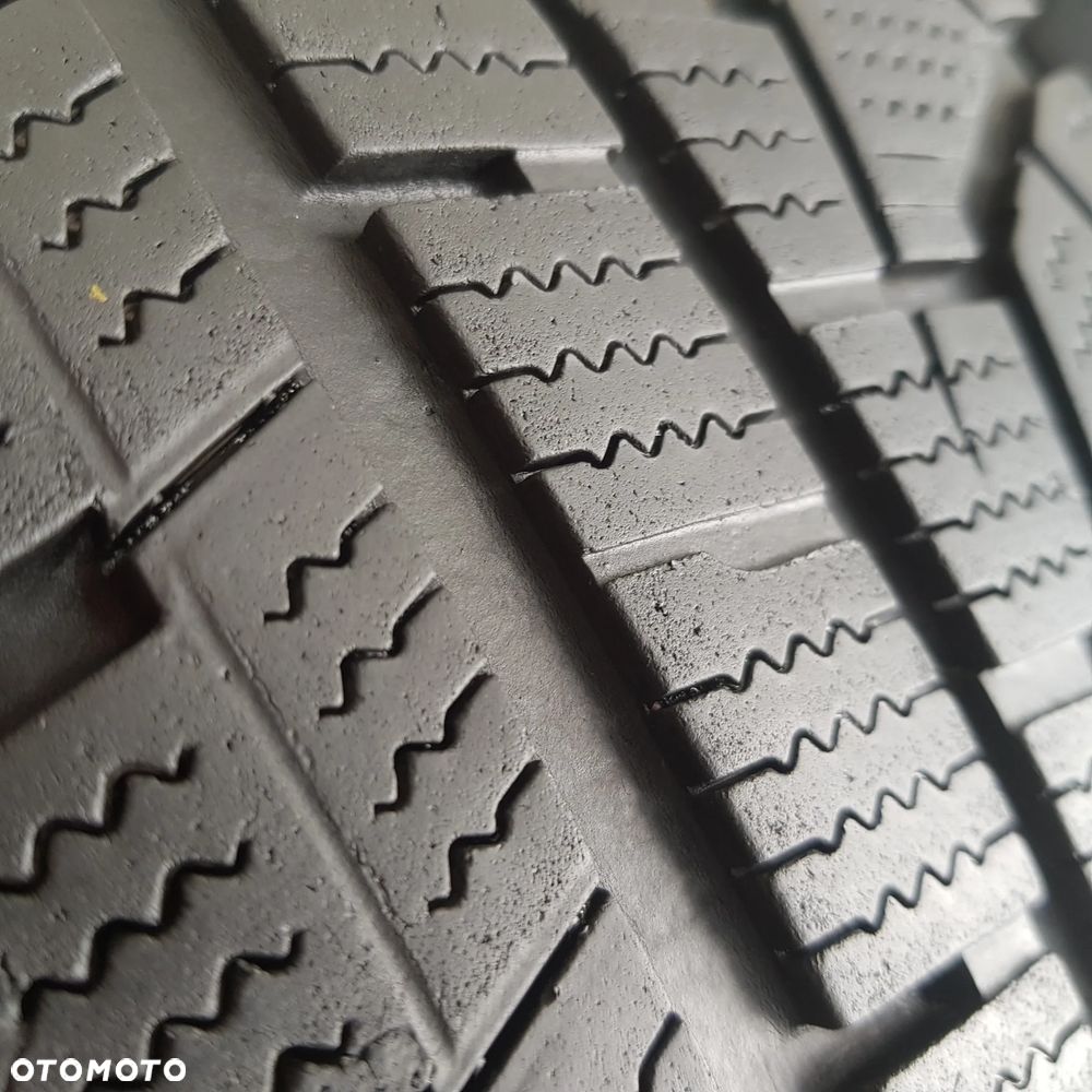 2x 225/65R17 Hankook Winter Icept Evo 2 Para opon zimowych - 2