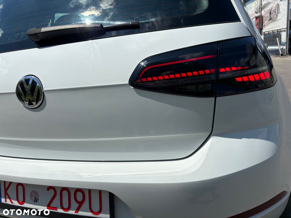 Volkswagen Golf - 23