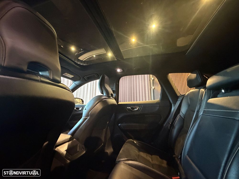 Volvo XC 60 2.0 T8 PHEV R-Design AWD - 34