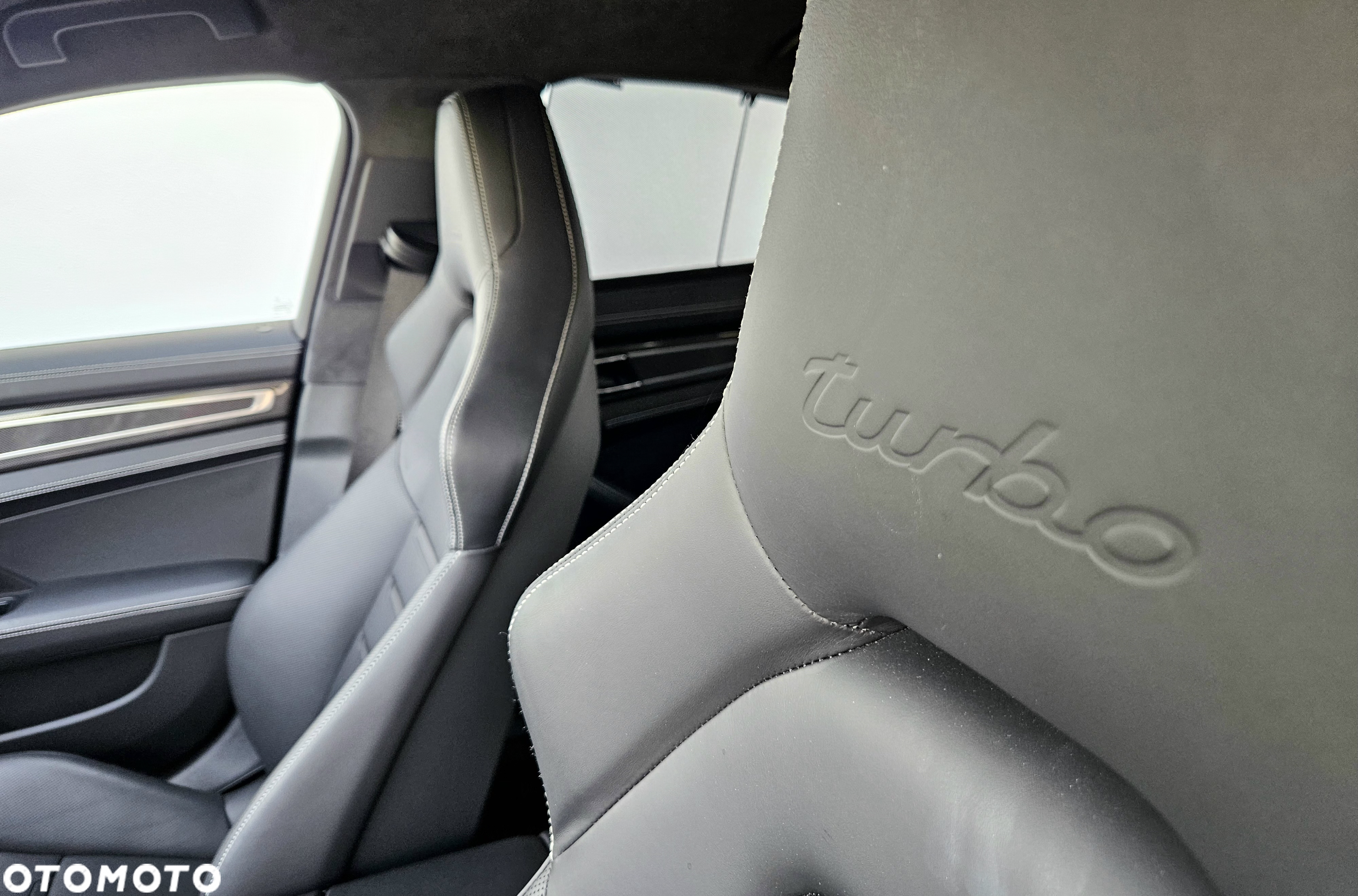 Porsche Panamera Turbo Executive - 24