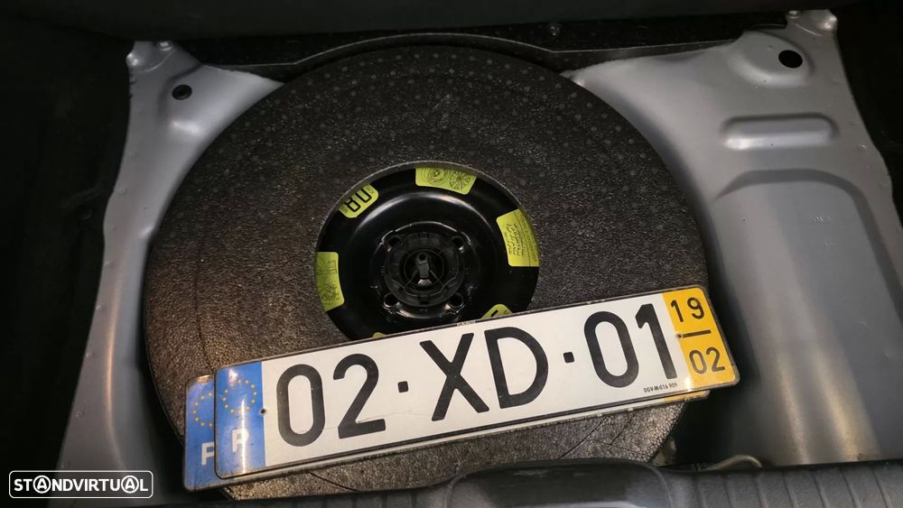 Peugeot 208 1.5 BlueHDi Signature - 26