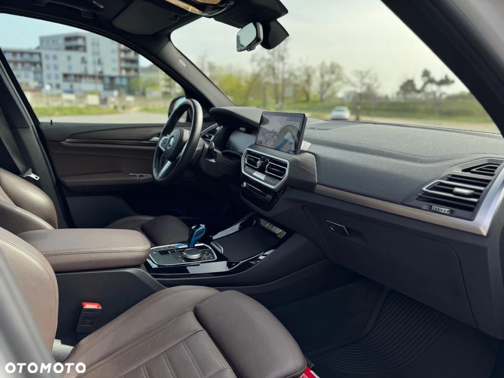 BMW iX3 80kWh Impressive - 24