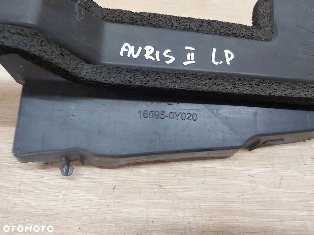Toyota Auris II kierownica powietrza przód lewa nr 16595-OY020 - 3