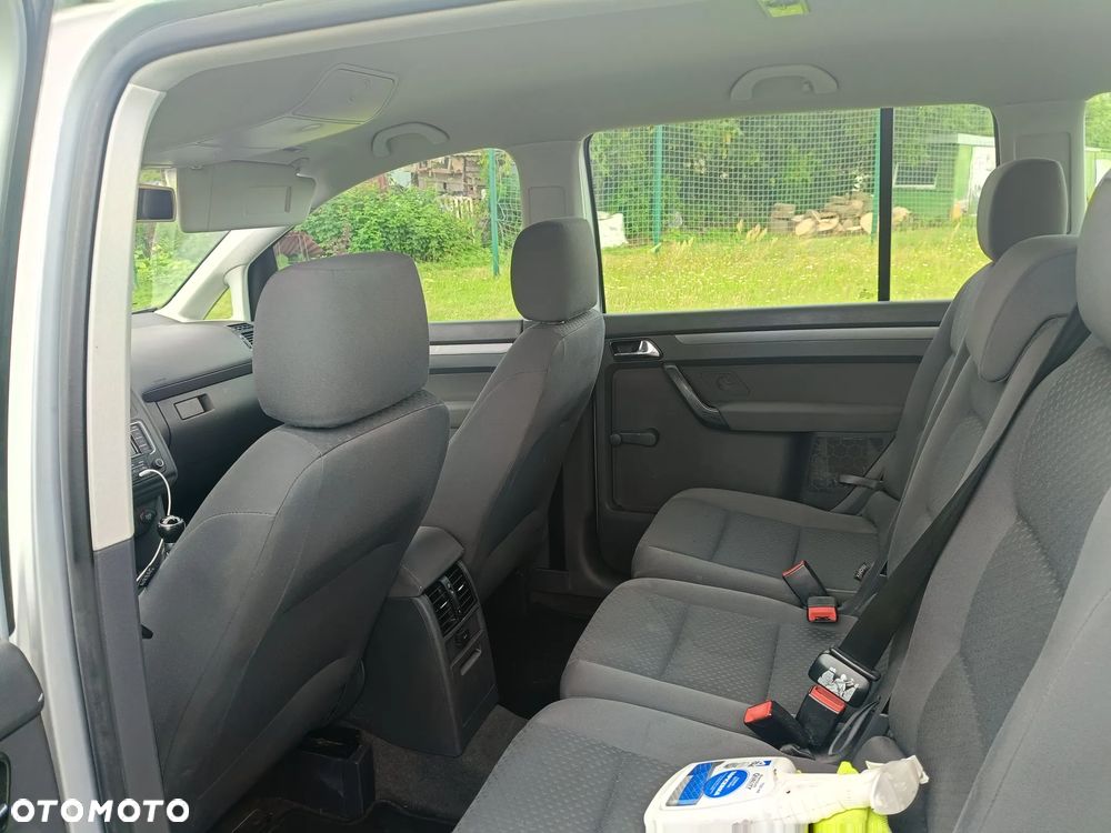 Volkswagen Touran 1.6 Conceptline - 8