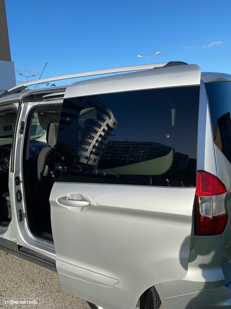 Ford Tourneo Courier 1.5 TDCi Titanium - 27