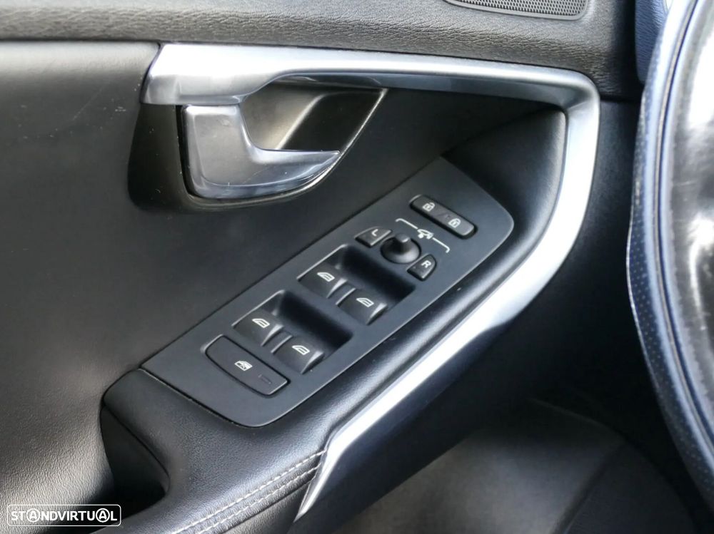 Volvo V40 2.0 D2 R-Design - 27