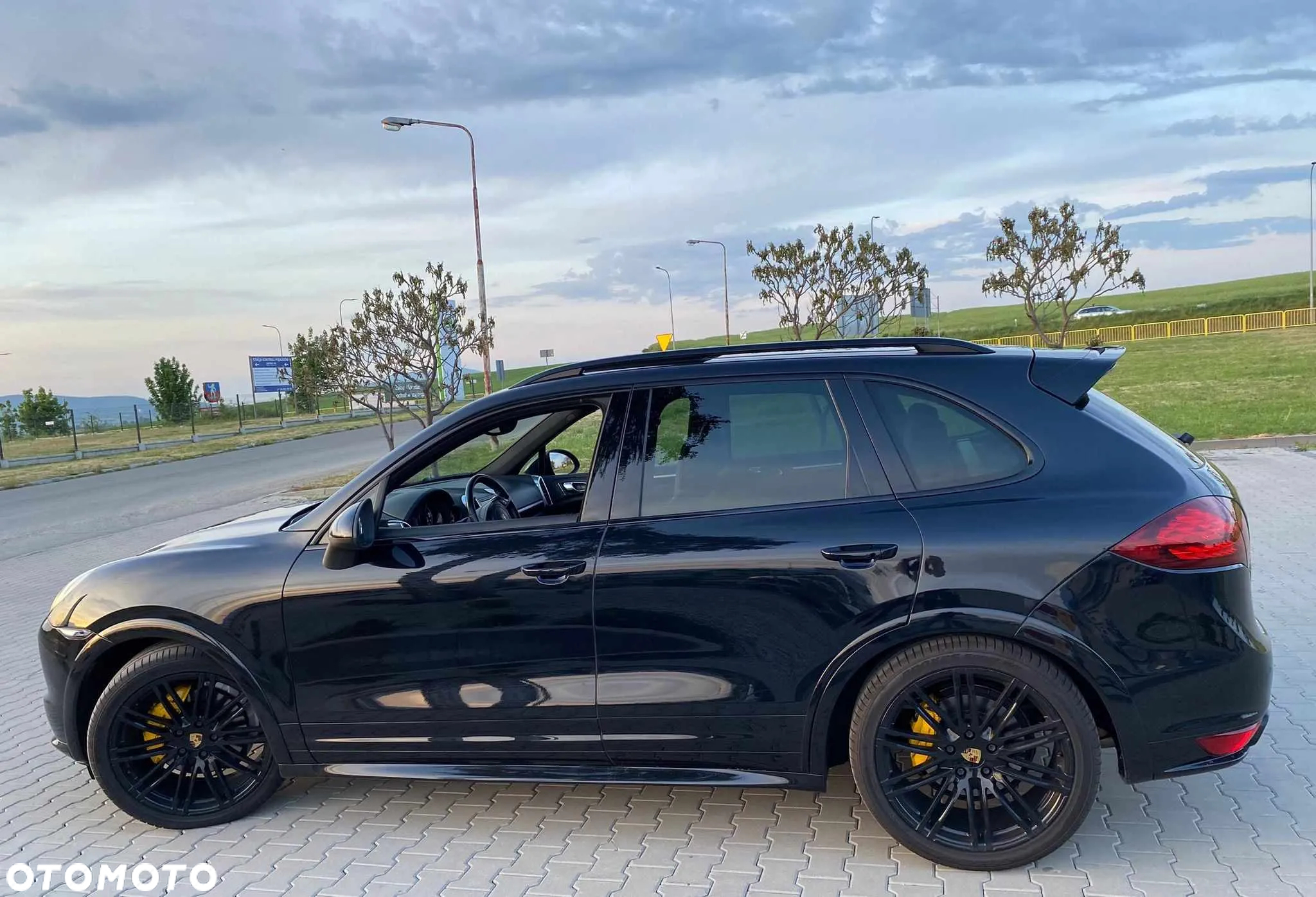 Porsche Cayenne Diesel Platinum Edition - 3