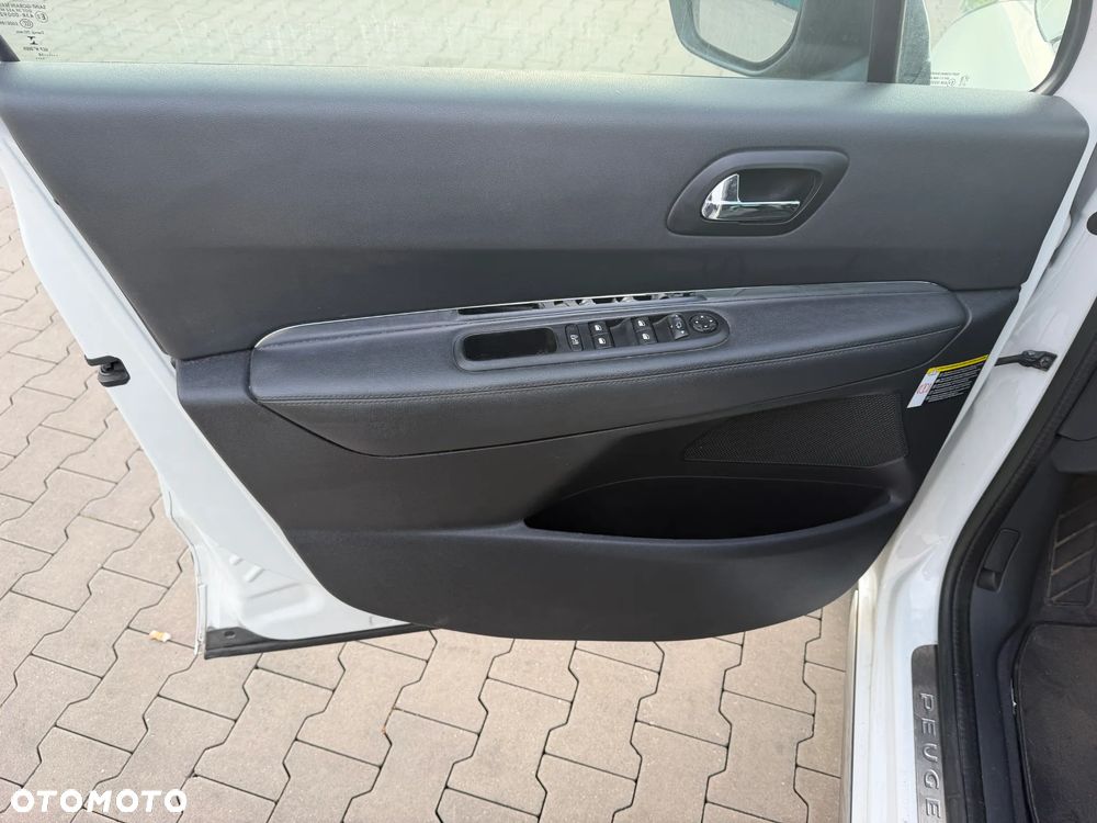 Peugeot 3008 - 25