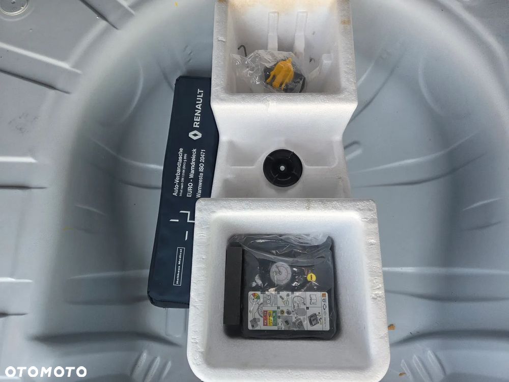 Dacia Logan TCe 90 (S&S) Stepway - 12