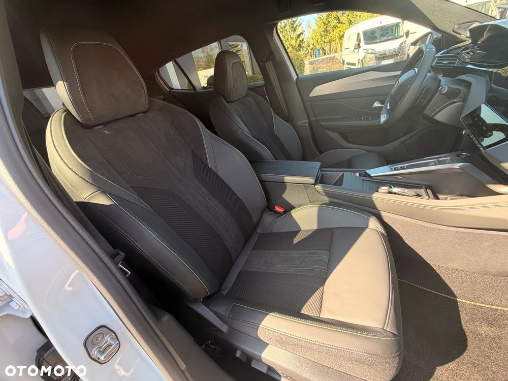 Peugeot 408 1.2 PureTech mHEV GT S&S e-DCS6 - 20