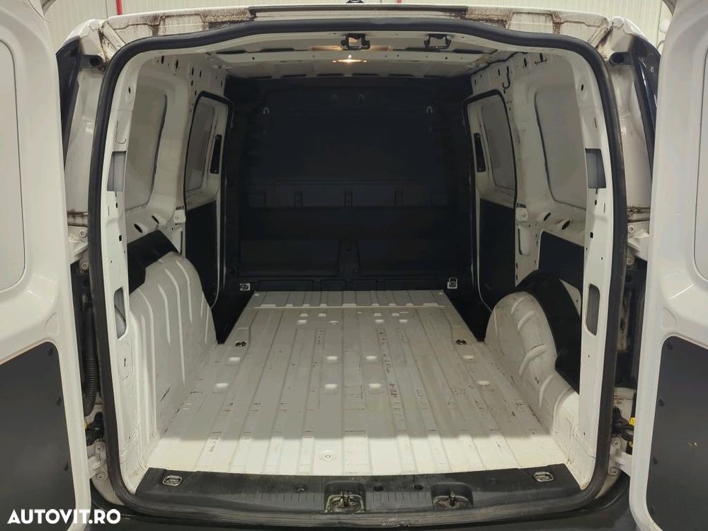 Volkswagen Caddy Maxi 2.0 TDI 75 kW - 12