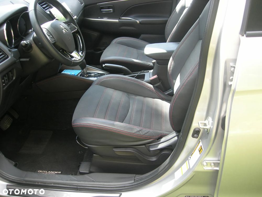 Mitsubishi Outlander - 4