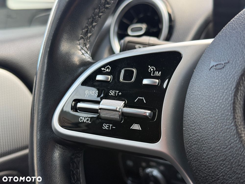 Mercedes-Benz GLB 200 d 8G-DCT Progressive - 21