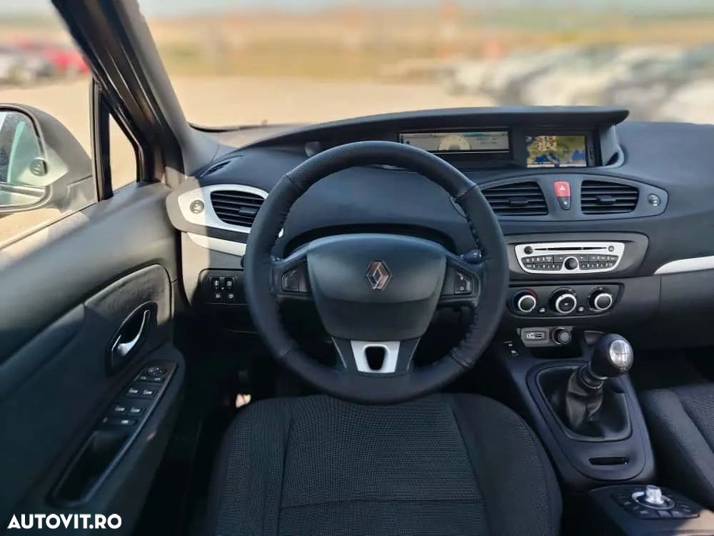 Renault Scenic dCi 110 Expression - 8