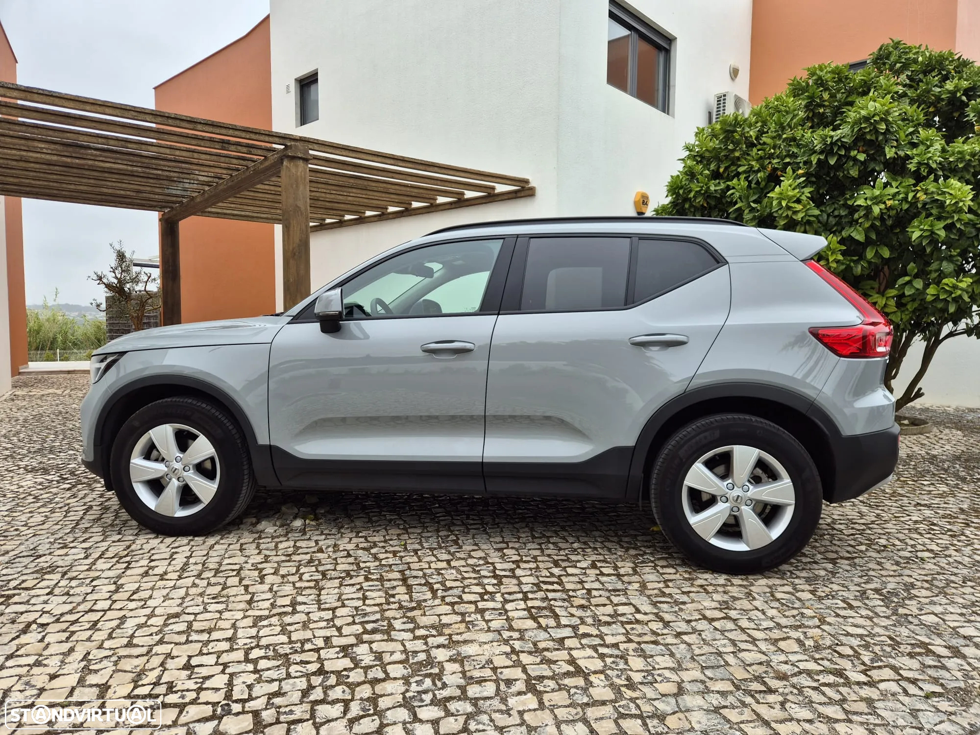 Volvo XC 40 1.5 T2 Essential Auto - 4