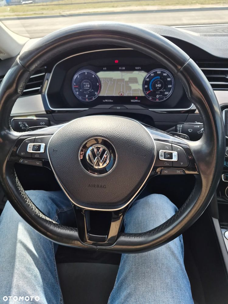 Volkswagen Passat 2.0 TDI (BlueMotion Technology) DSG Highline - 25