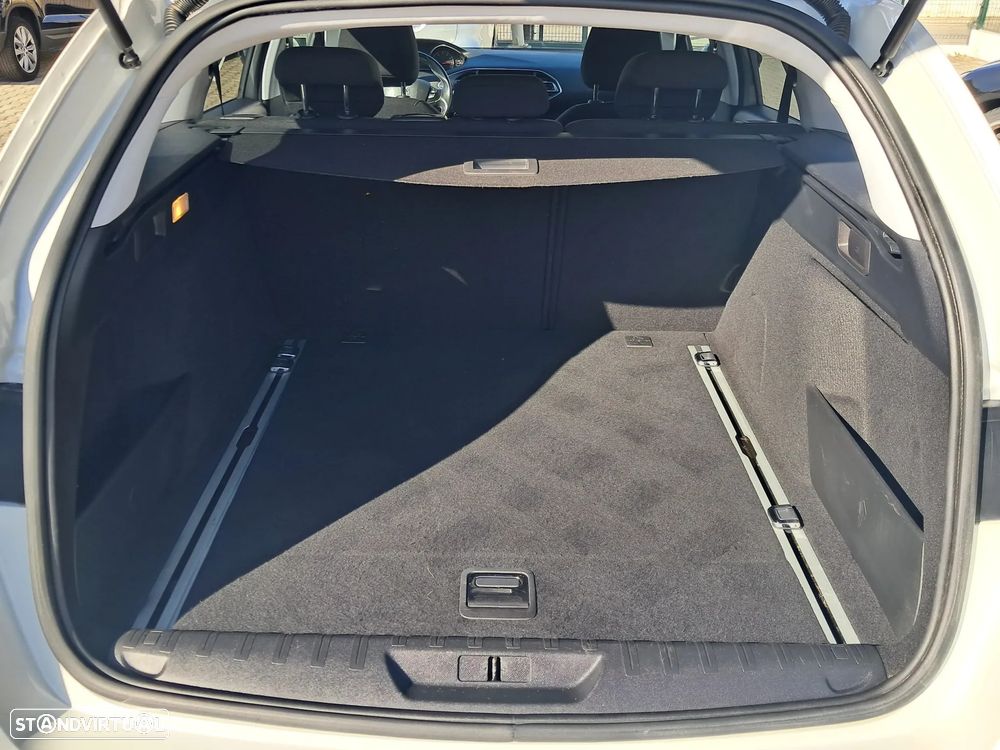 Peugeot 308 SW 1.2 PureTech Active J17 - 12