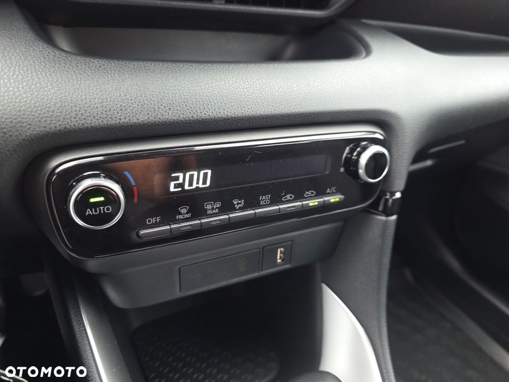 Toyota Yaris Hybrid 1.5 Comfort - 22