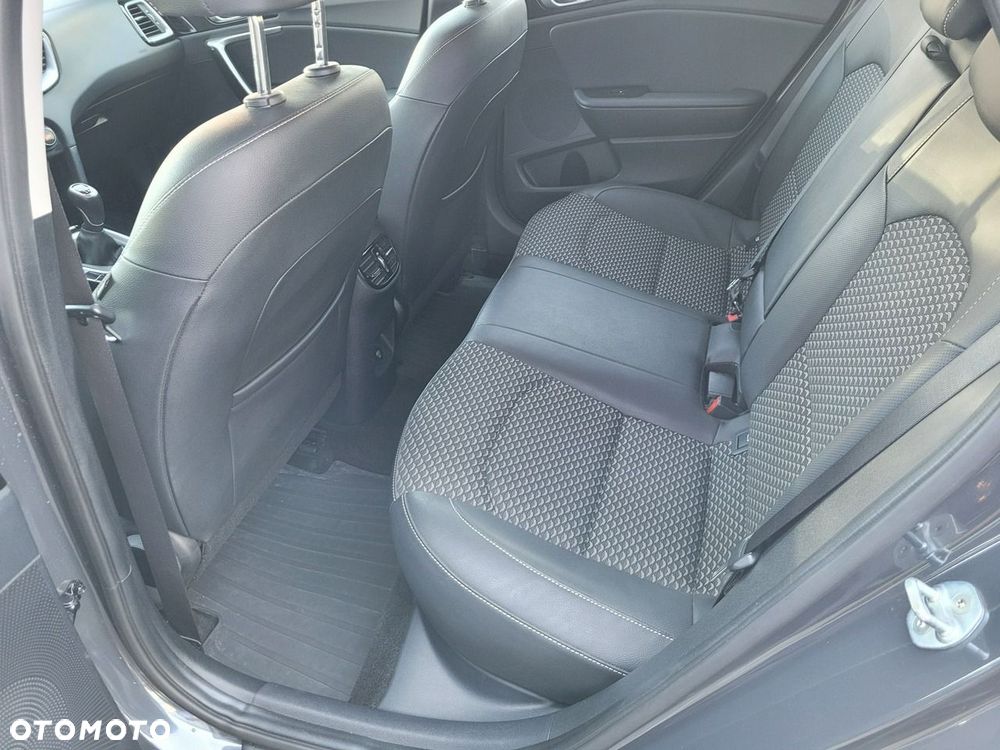 Kia Ceed 1.5 T-GDI Business Line - 11
