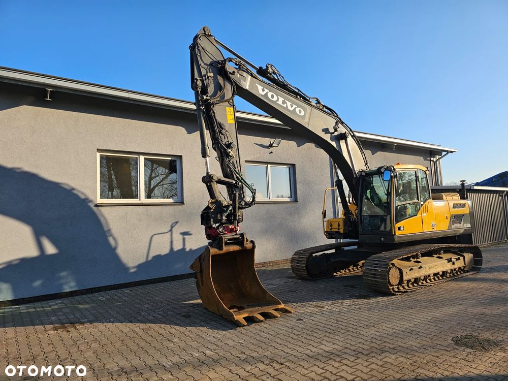 Volvo EC 220 DL - 5