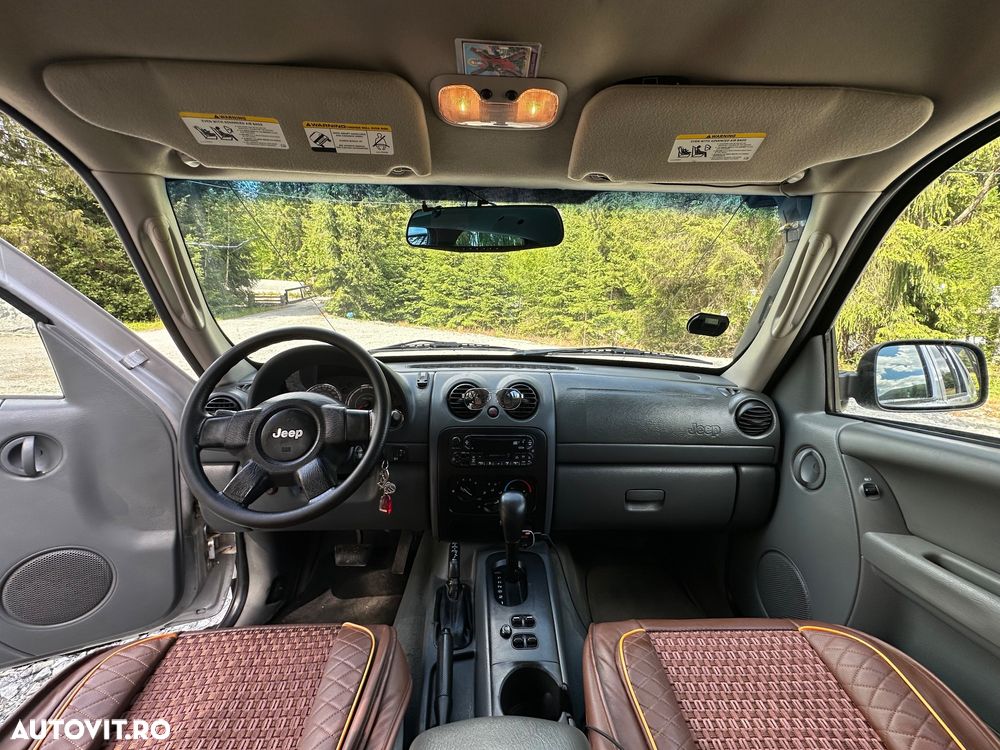 Jeep Cherokee - 10