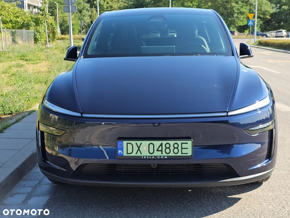 Tesla Model Y - 3