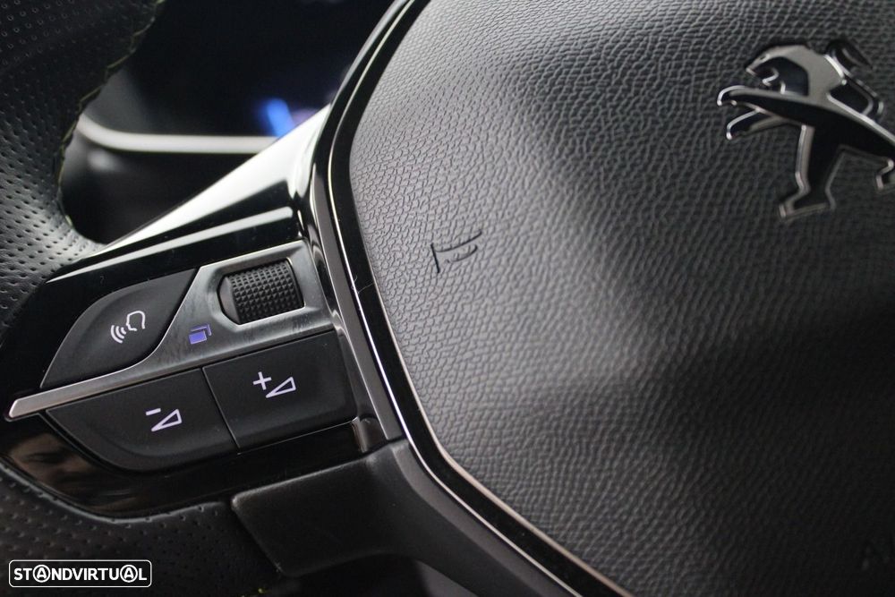 Peugeot e-2008 50 kWh GT - 11