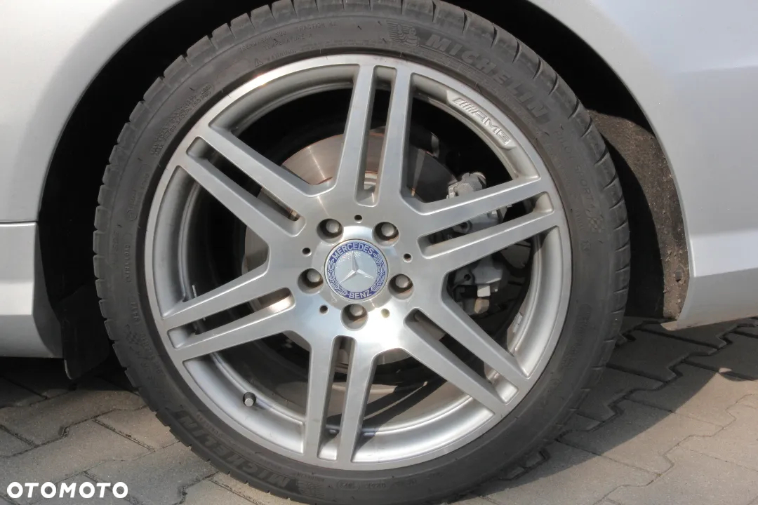 Mercedes-Benz Klasa E - 21