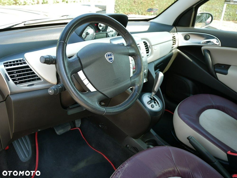 Lancia Ypsilon Y 1.4 16v Automatik Platino - 13