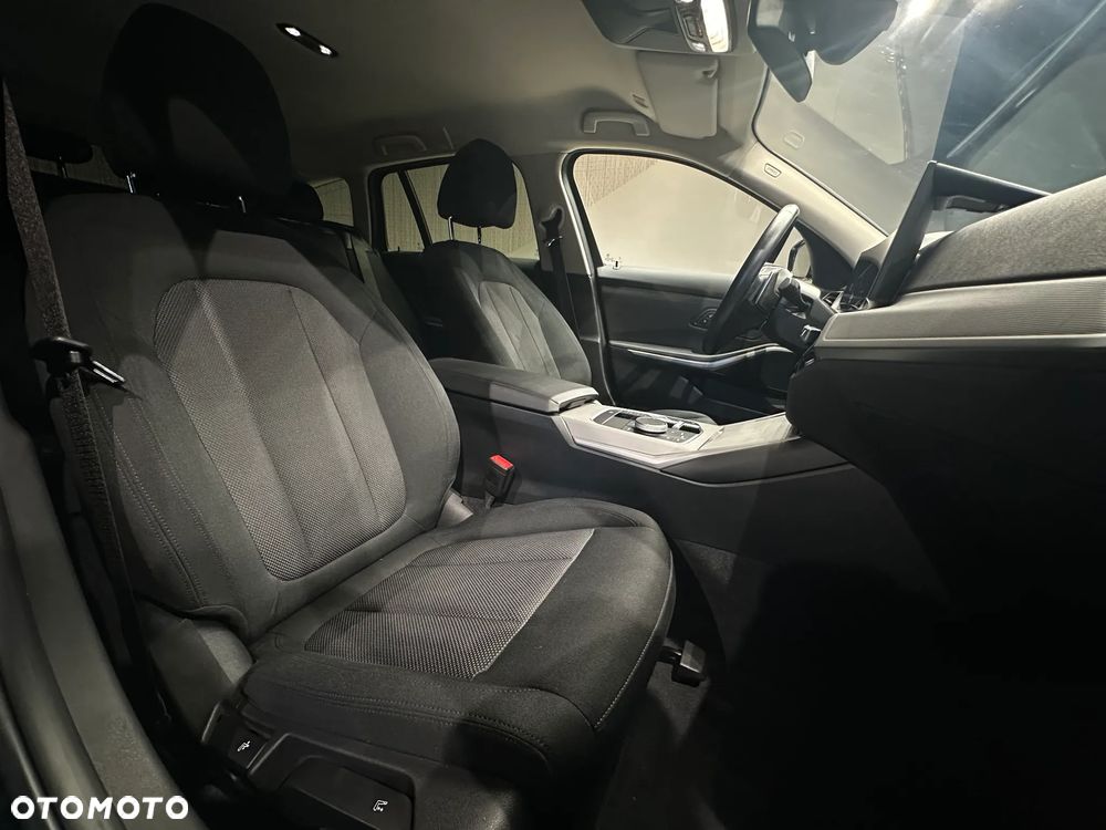 BMW Seria 3 320d mHEV - 15